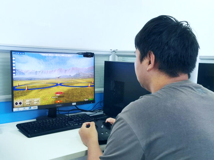 Υψηλής ακρίβειας 12000 W Διάρκεια πτήσης Τομέας ψεκασμού σχήμα Αγροτικό μη επανδρωμένο αεροσκάφος UAV ψεκαστήρα